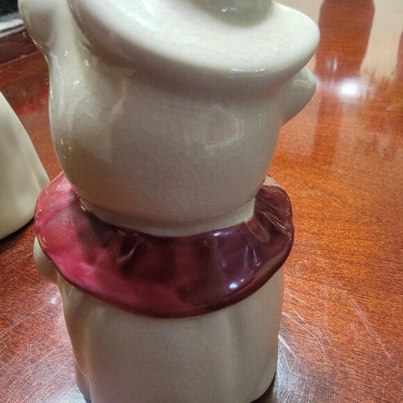 1940s Vintage Shawnee Salt and Pepper Shakers Smiley and Winnie Pigs - Picture 7 of 13